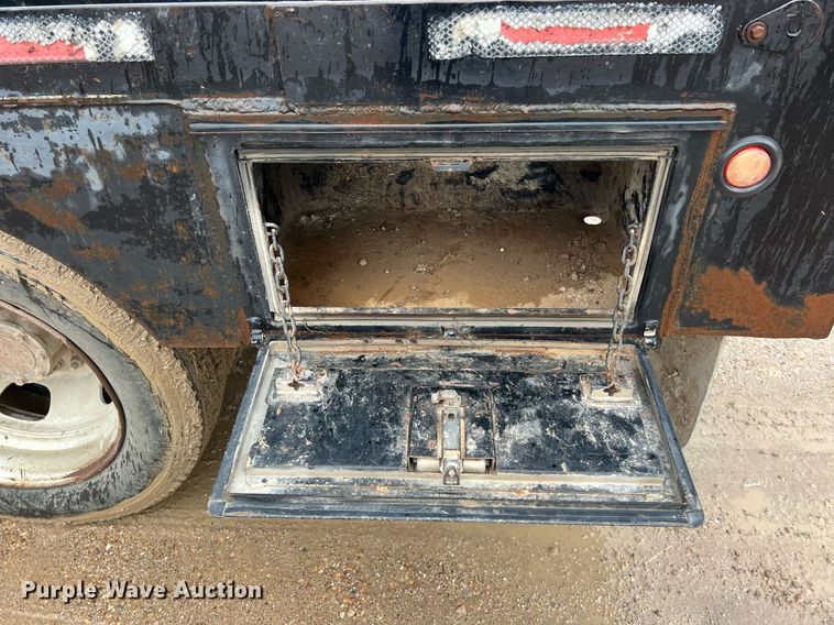 image for item DO2495 2014 Dodge Ram 5500HD Crew Cab flatbed truck