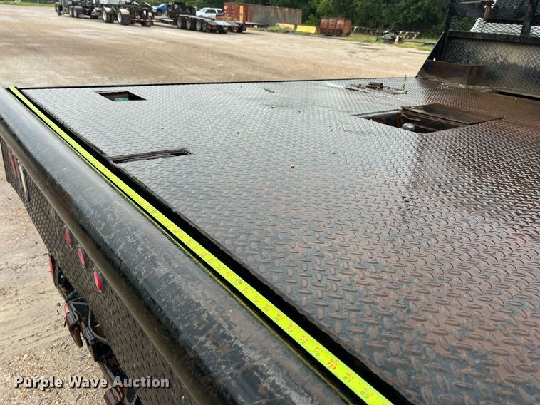 image for item DO2495 2014 Dodge Ram 5500HD Crew Cab flatbed truck