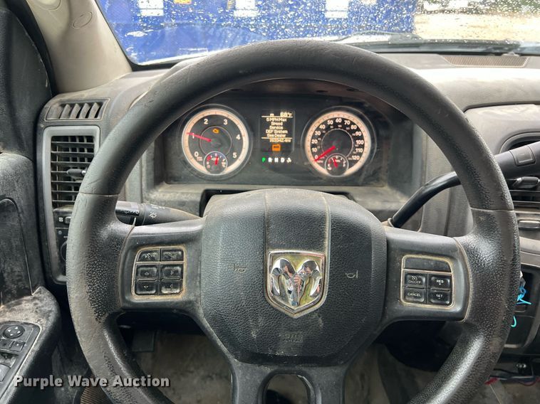 image for item DO2495 2014 Dodge Ram 5500HD Crew Cab flatbed truck