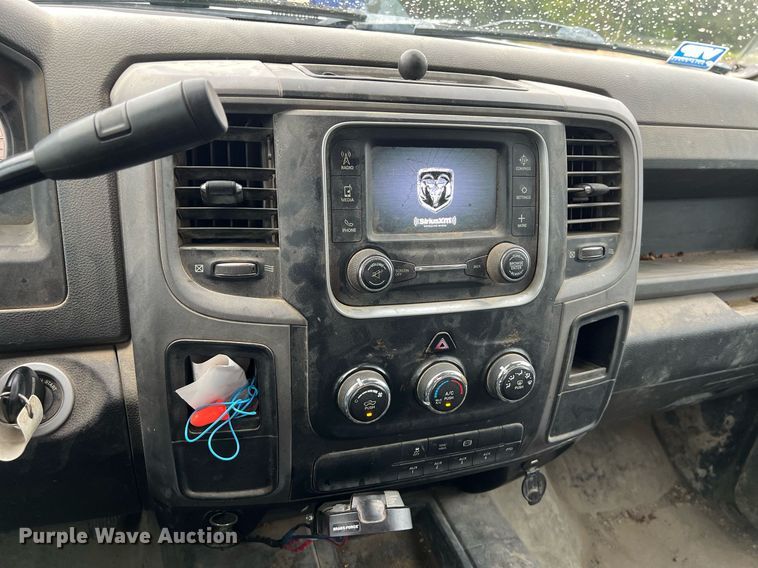 image for item DO2495 2014 Dodge Ram 5500HD Crew Cab flatbed truck