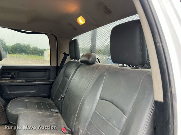 image for item DO2495 2014 Dodge Ram 5500HD Crew Cab flatbed truck