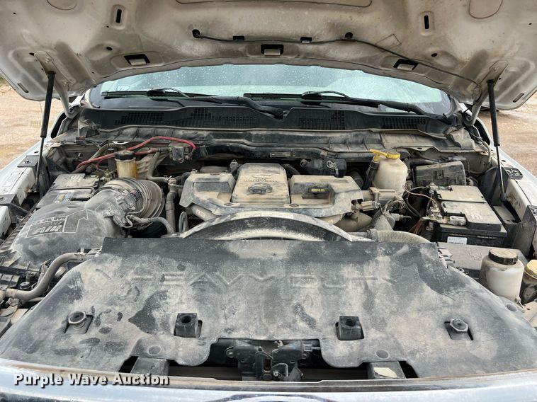 image for item DO2495 2014 Dodge Ram 5500HD Crew Cab flatbed truck