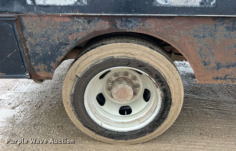 image for item DO2495 2014 Dodge Ram 5500HD Crew Cab flatbed truck