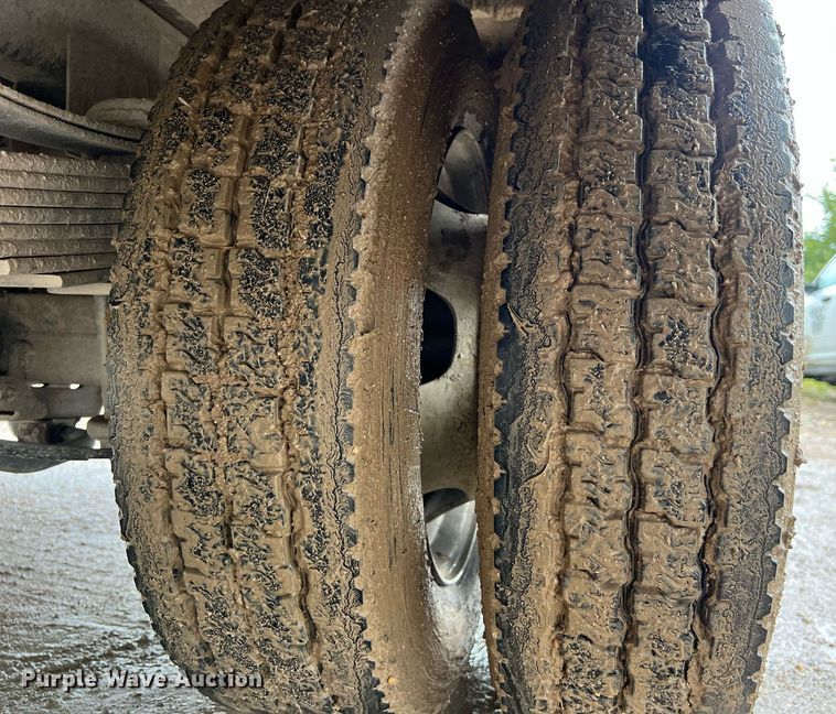 image for item DO2495 2014 Dodge Ram 5500HD Crew Cab flatbed truck