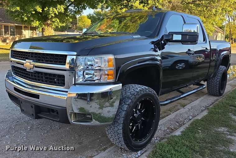 image for item DO5499 2007 Chevrolet Silverado 2500HD Crew Cab pickup truck
