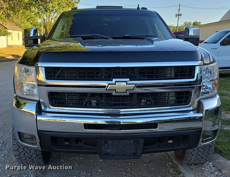image for item DO5499 2007 Chevrolet Silverado 2500HD Crew Cab pickup truck