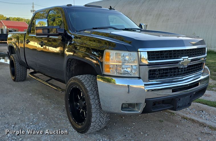 image for item DO5499 2007 Chevrolet Silverado 2500HD Crew Cab pickup truck