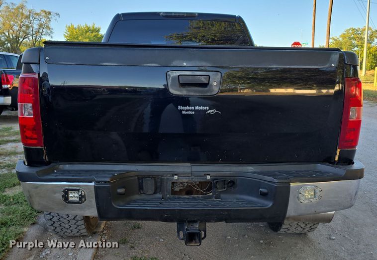 image for item DO5499 2007 Chevrolet Silverado 2500HD Crew Cab pickup truck