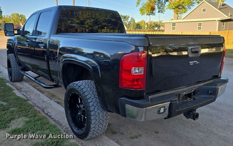 image for item DO5499 2007 Chevrolet Silverado 2500HD Crew Cab pickup truck