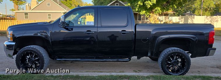image for item DO5499 2007 Chevrolet Silverado 2500HD Crew Cab pickup truck