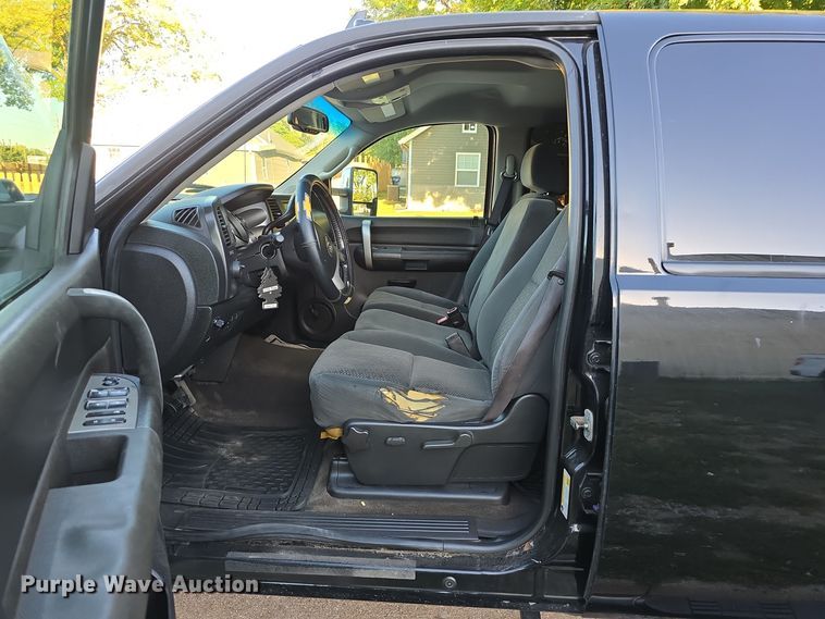 image for item DO5499 2007 Chevrolet Silverado 2500HD Crew Cab pickup truck