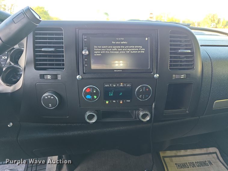 image for item DO5499 2007 Chevrolet Silverado 2500HD Crew Cab pickup truck