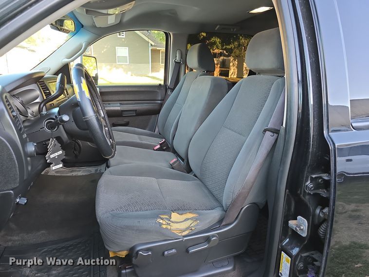 image for item DO5499 2007 Chevrolet Silverado 2500HD Crew Cab pickup truck