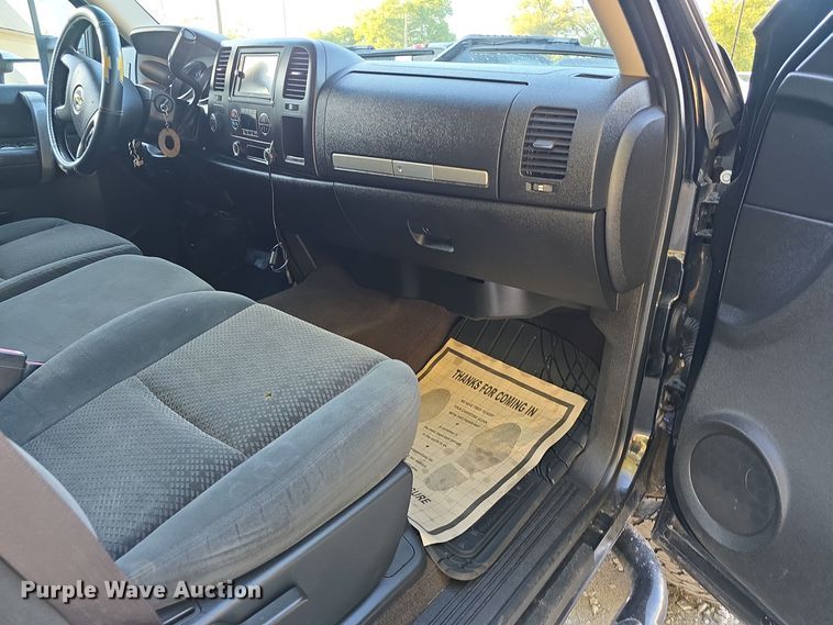 image for item DO5499 2007 Chevrolet Silverado 2500HD Crew Cab pickup truck