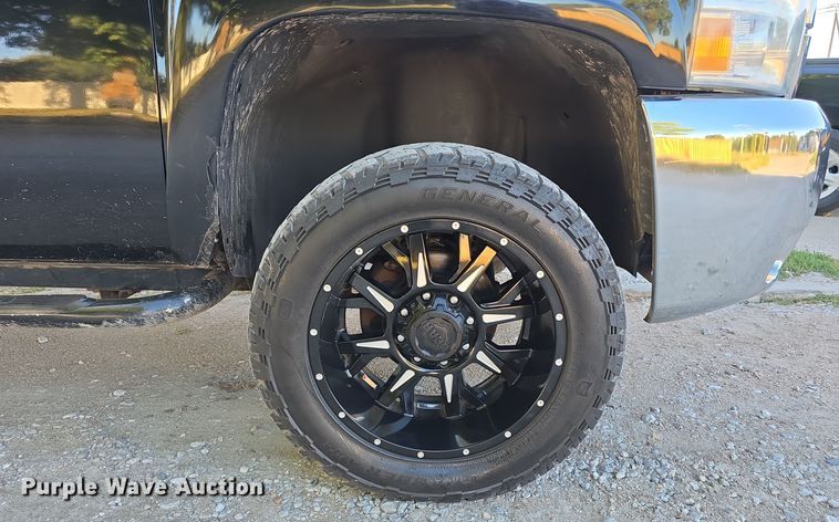 image for item DO5499 2007 Chevrolet Silverado 2500HD Crew Cab pickup truck