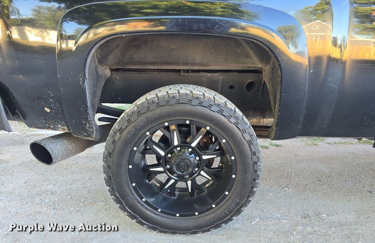 image for item DO5499 2007 Chevrolet Silverado 2500HD Crew Cab pickup truck