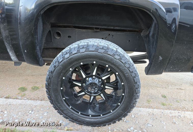 image for item DO5499 2007 Chevrolet Silverado 2500HD Crew Cab pickup truck