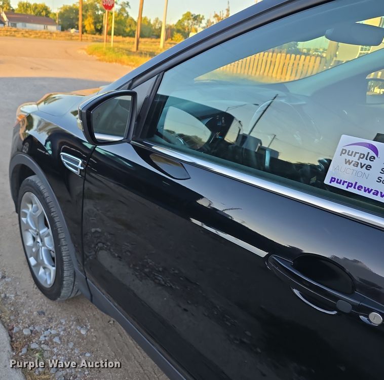 image for item DO5500 2016 Ford Escape Titanium SUV