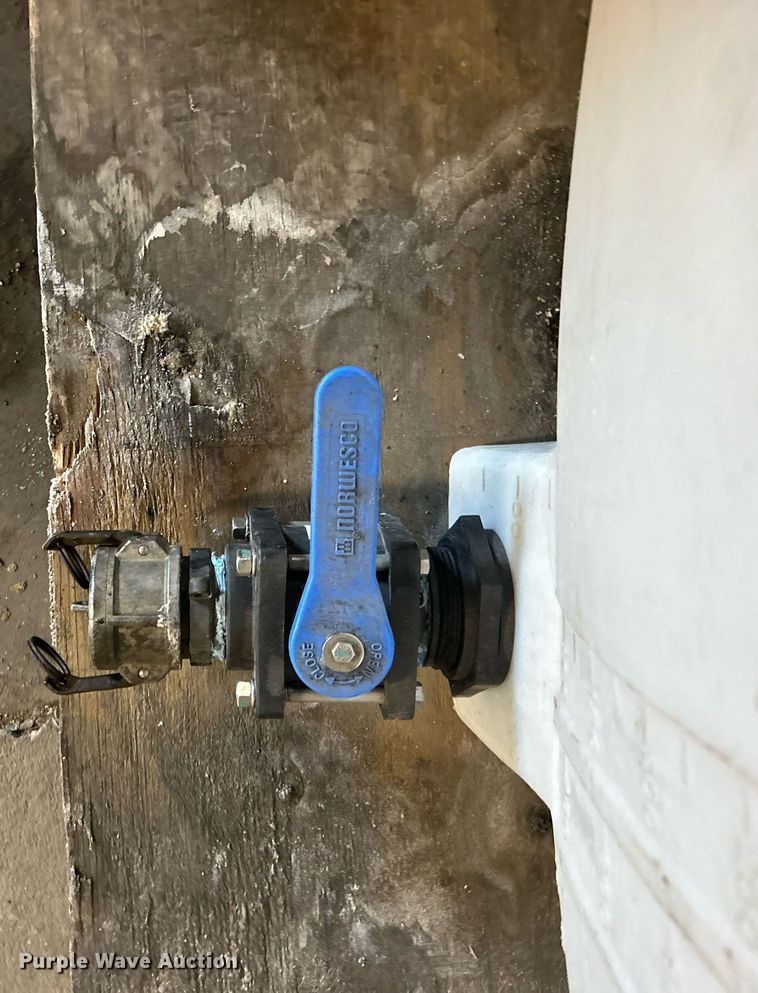 image for item DO7490 Poly tank