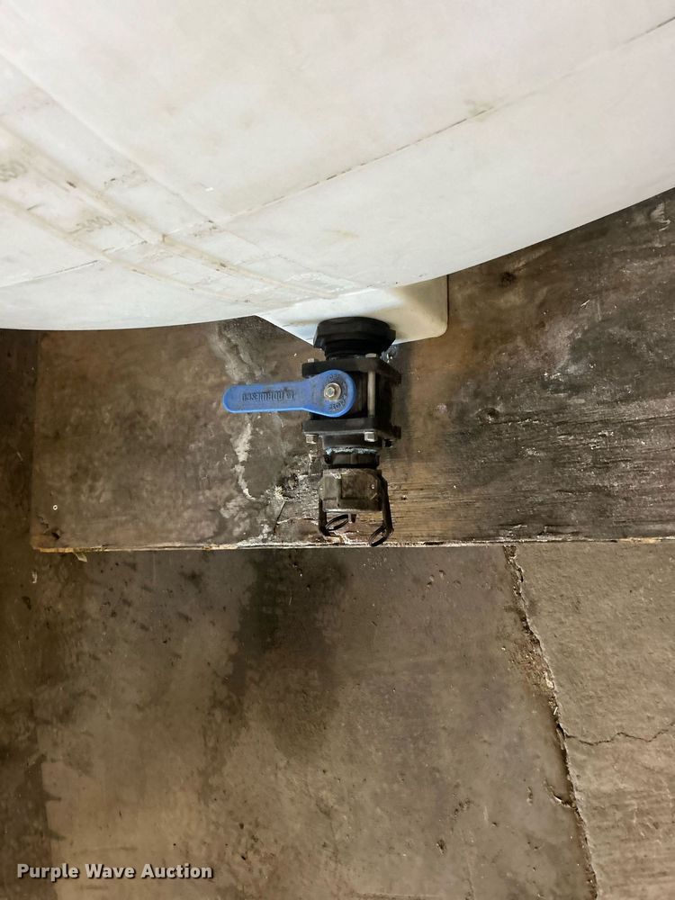 image for item DO7490 Poly tank