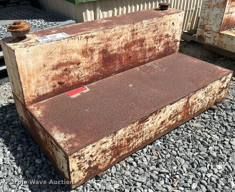 image for item DO7502 (4) auxiliary fuel tanks