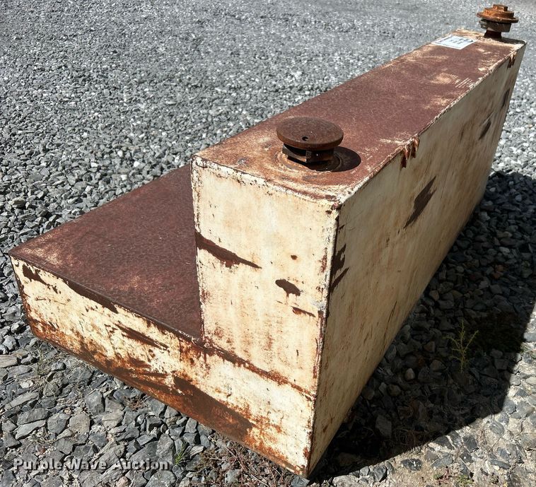 image for item DO7502 (4) auxiliary fuel tanks