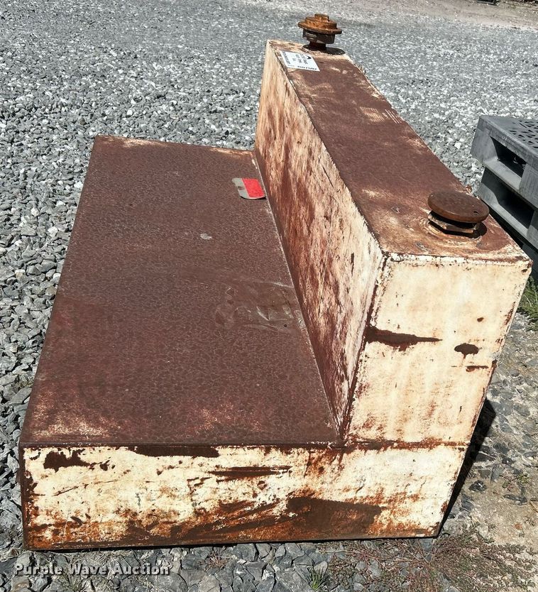 image for item DO7502 (4) auxiliary fuel tanks