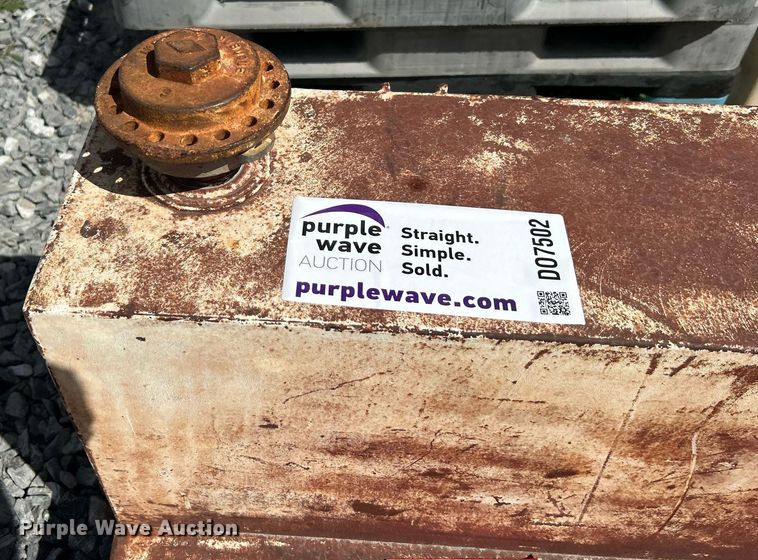 image for item DO7502 (4) auxiliary fuel tanks