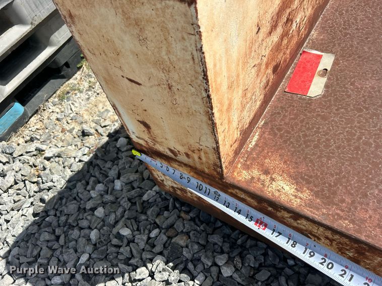 image for item DO7502 (4) auxiliary fuel tanks