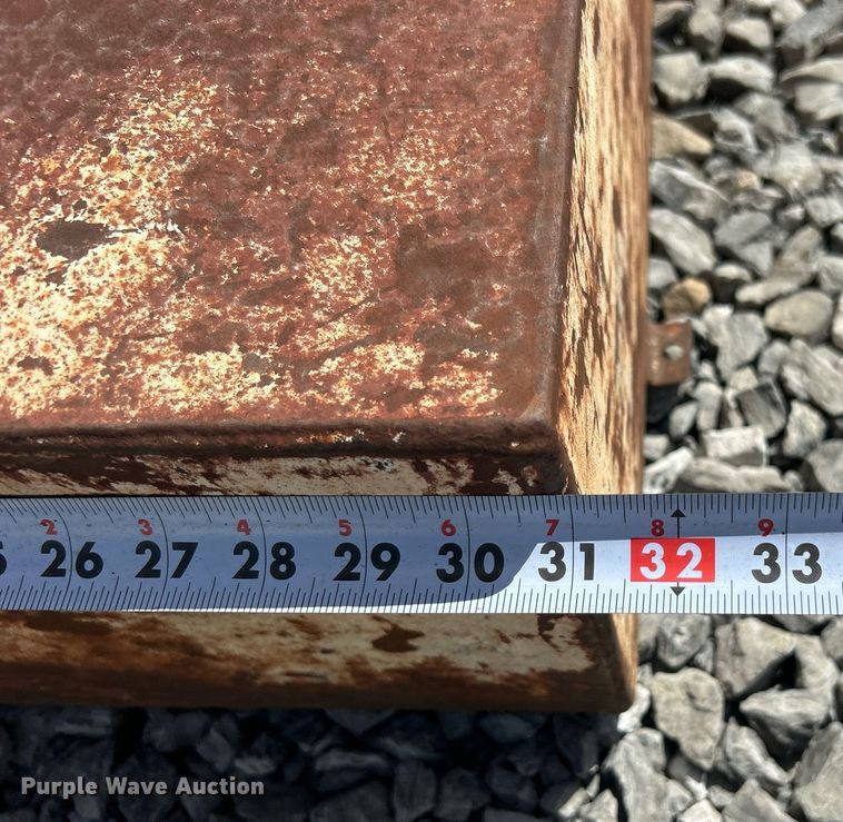 image for item DO7502 (4) auxiliary fuel tanks