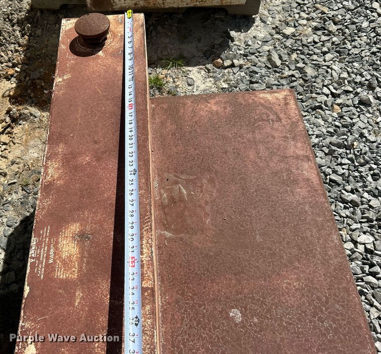 image for item DO7502 (4) auxiliary fuel tanks