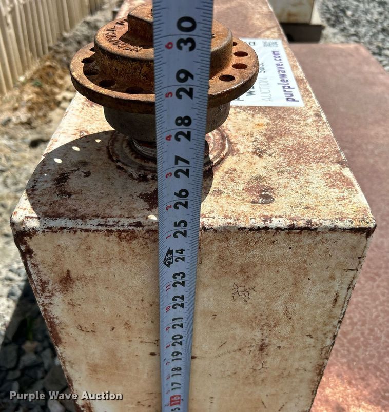 image for item DO7502 (4) auxiliary fuel tanks