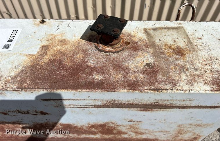 image for item DO7502 (4) auxiliary fuel tanks