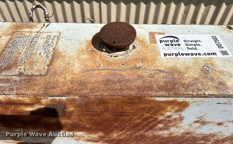 image for item DO7502 (4) auxiliary fuel tanks