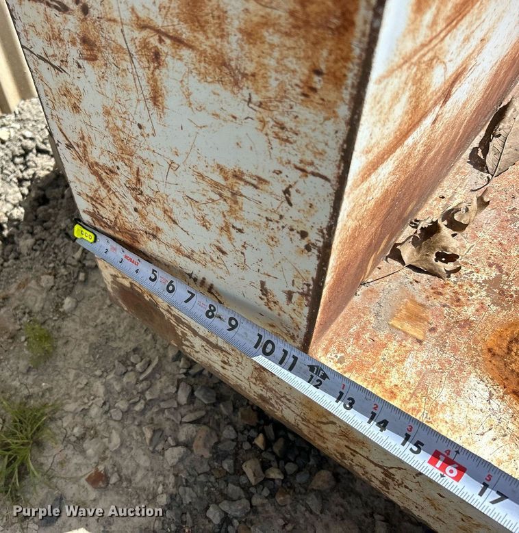 image for item DO7502 (4) auxiliary fuel tanks