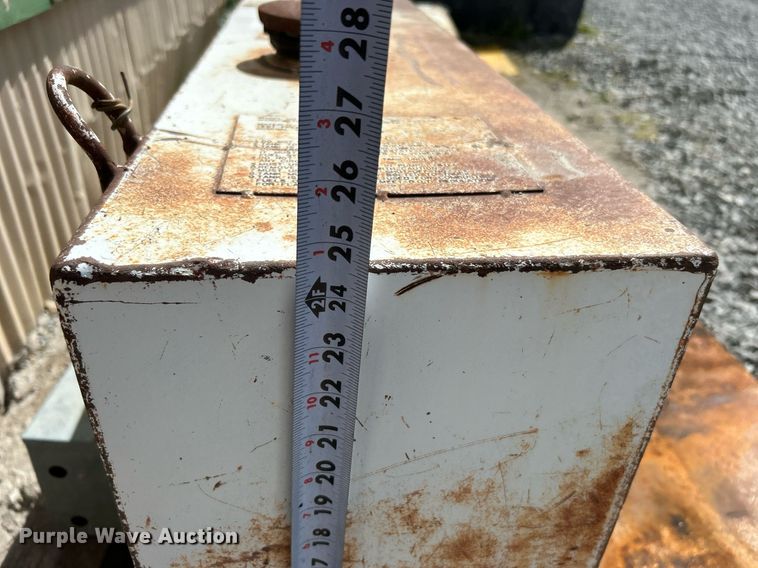 image for item DO7502 (4) auxiliary fuel tanks