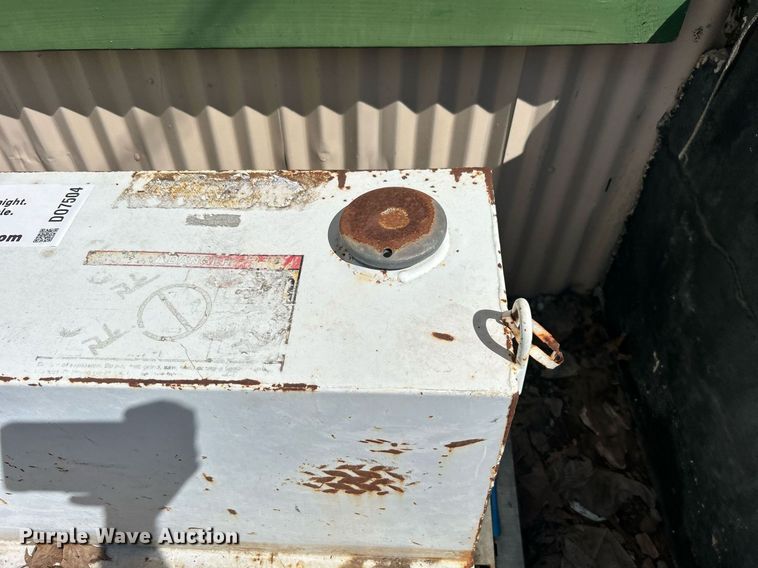 image for item DO7502 (4) auxiliary fuel tanks