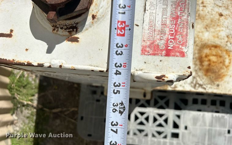 image for item DO7502 (4) auxiliary fuel tanks