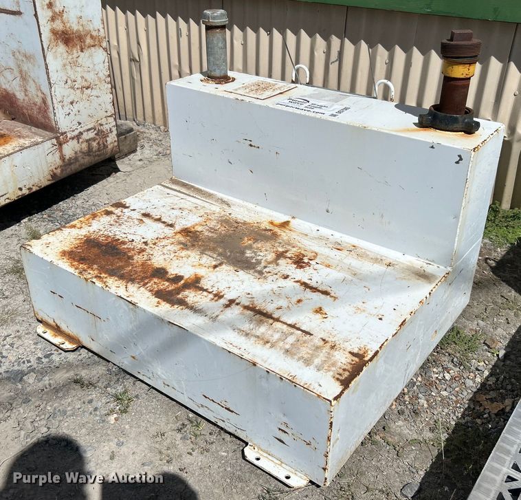 image for item DO7502 (4) auxiliary fuel tanks