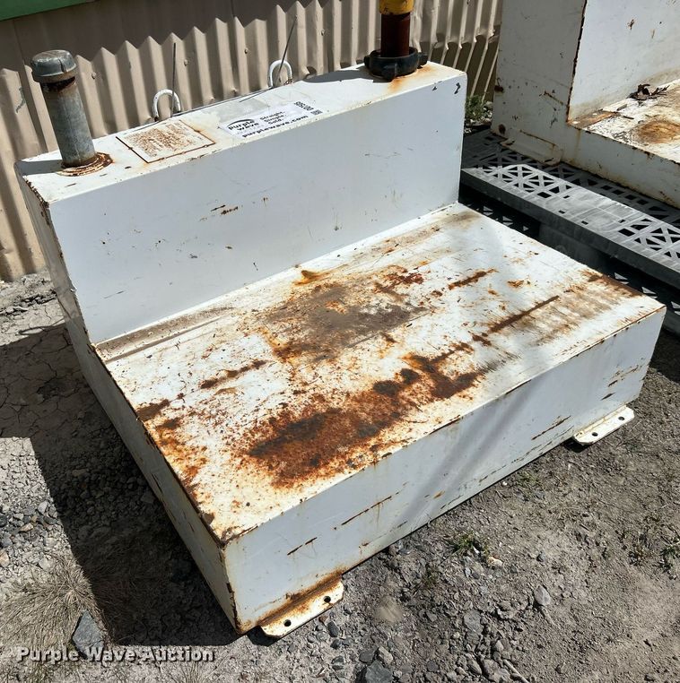 image for item DO7502 (4) auxiliary fuel tanks