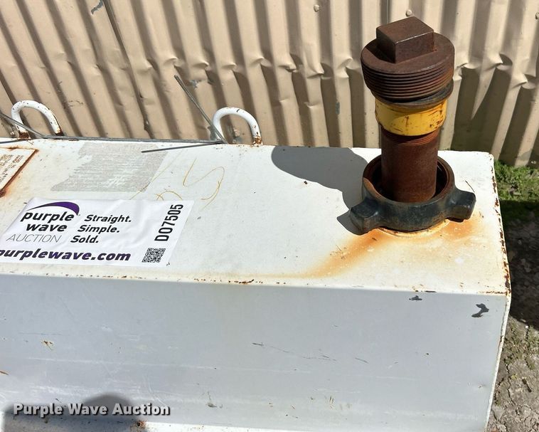 image for item DO7502 (4) auxiliary fuel tanks