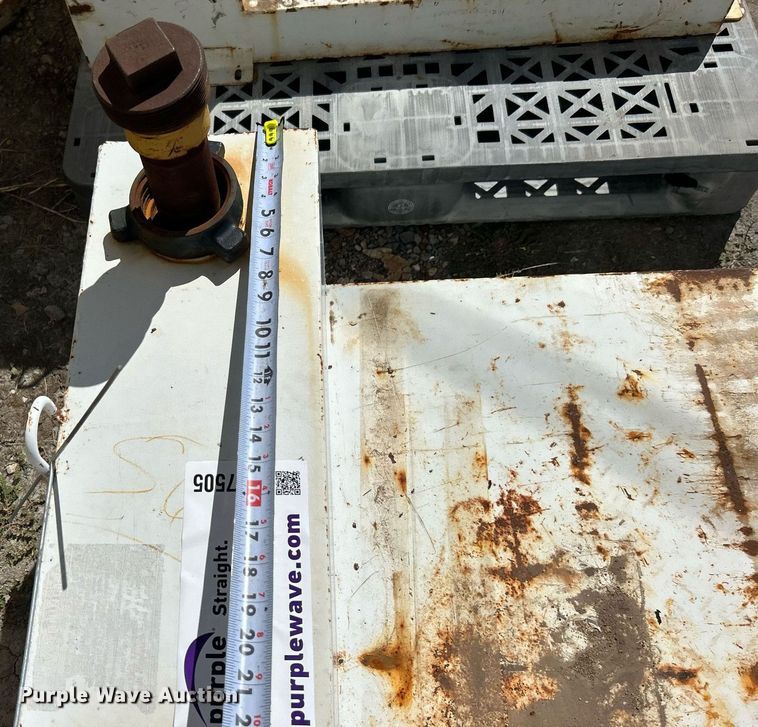 image for item DO7502 (4) auxiliary fuel tanks