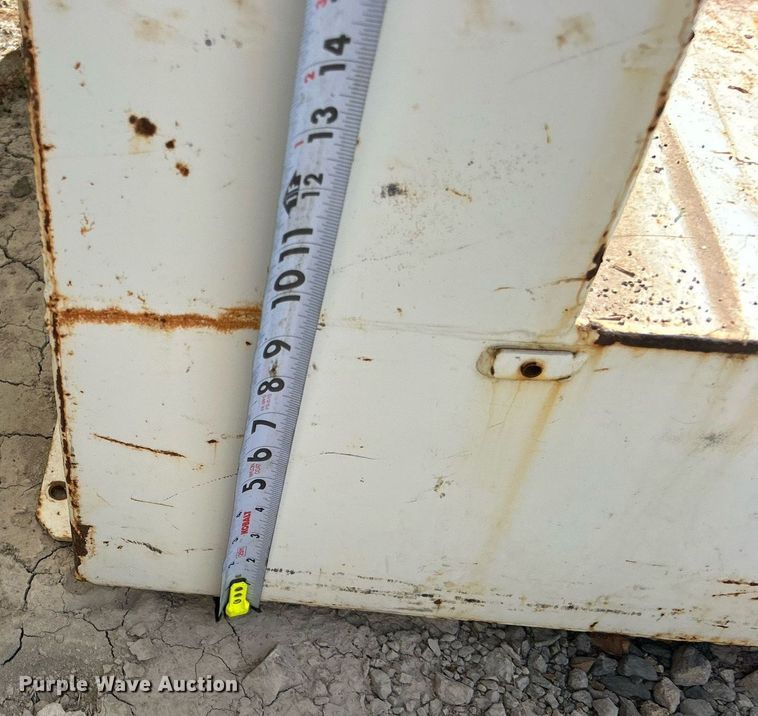 image for item DO7502 (4) auxiliary fuel tanks