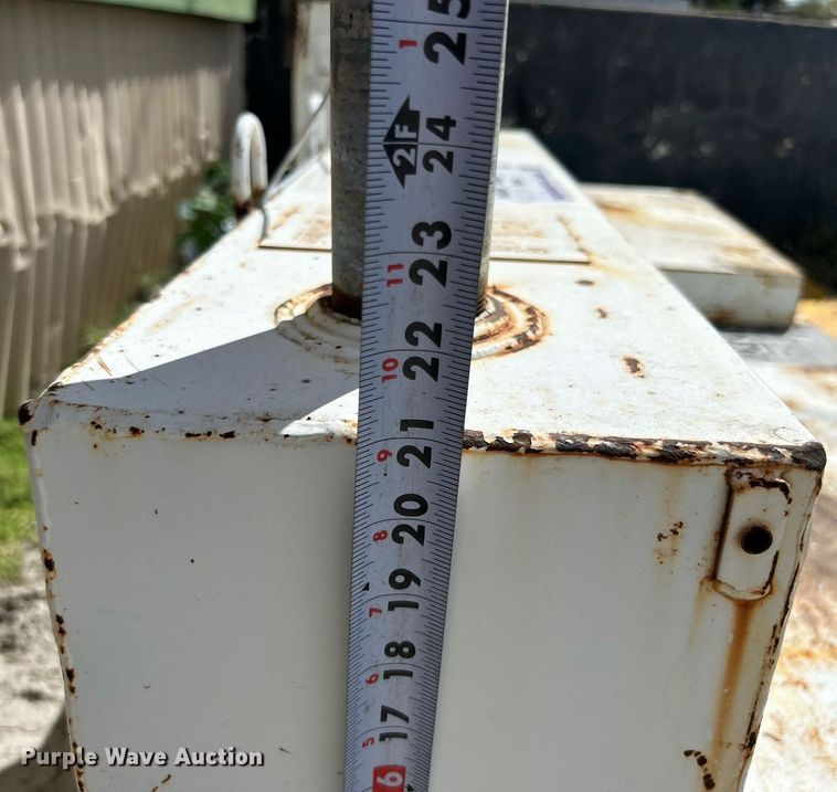 image for item DO7502 (4) auxiliary fuel tanks