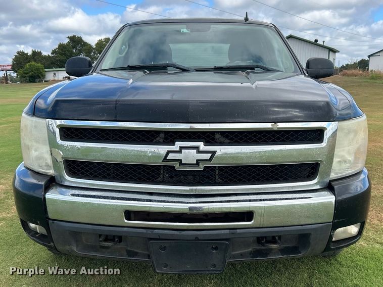 image for item DO7518 2011 Chevrolet  Silverado 1500 Crew Cab pickup truck