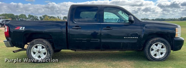 image for item DO7518 2011 Chevrolet  Silverado 1500 Crew Cab pickup truck