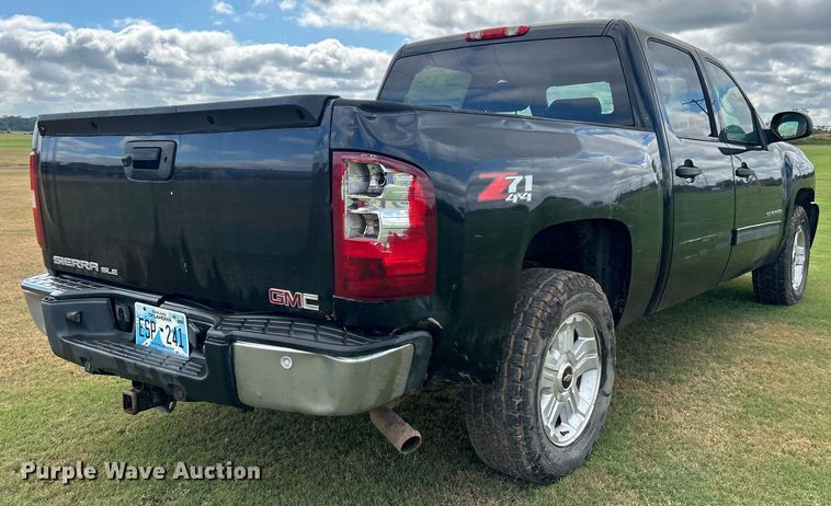 image for item DO7518 2011 Chevrolet  Silverado 1500 Crew Cab pickup truck