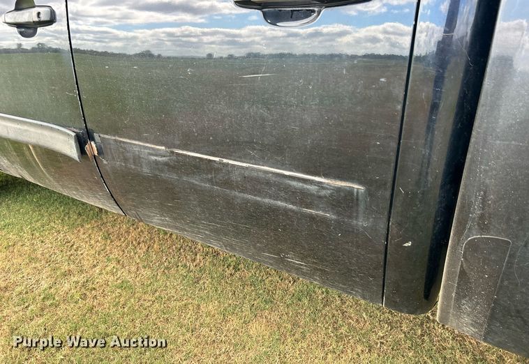 image for item DO7518 2011 Chevrolet  Silverado 1500 Crew Cab pickup truck