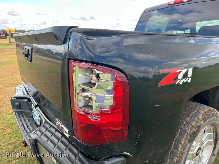 image for item DO7518 2011 Chevrolet  Silverado 1500 Crew Cab pickup truck