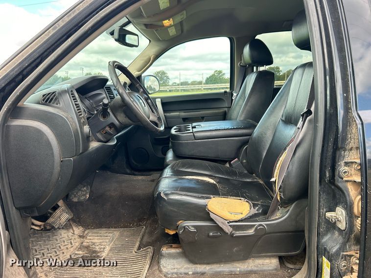 image for item DO7518 2011 Chevrolet  Silverado 1500 Crew Cab pickup truck